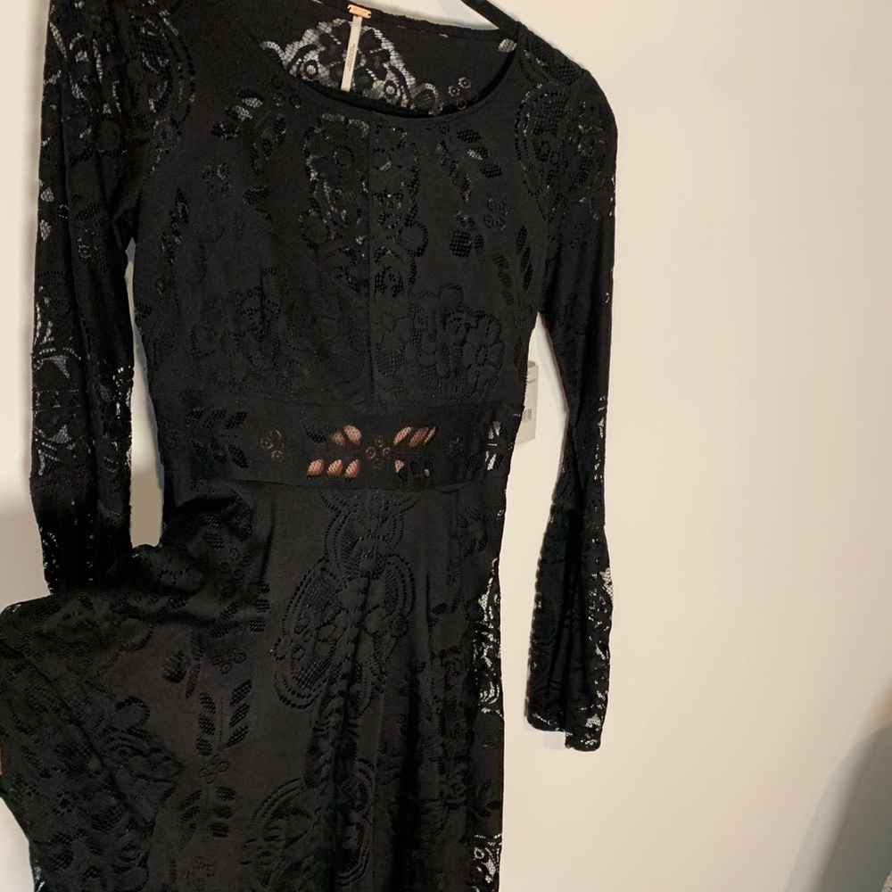 Free People Black Long Sleeve Lace Dress size 0 nwt back open feature